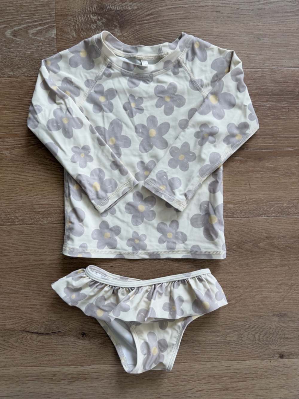 Rylee + Cru Girls Floral Long-Sleeve Rashguard Set - Cream & Light Gray